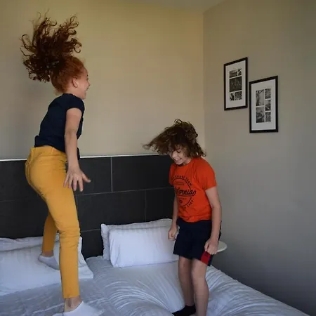 Hotel Amirauté 3*